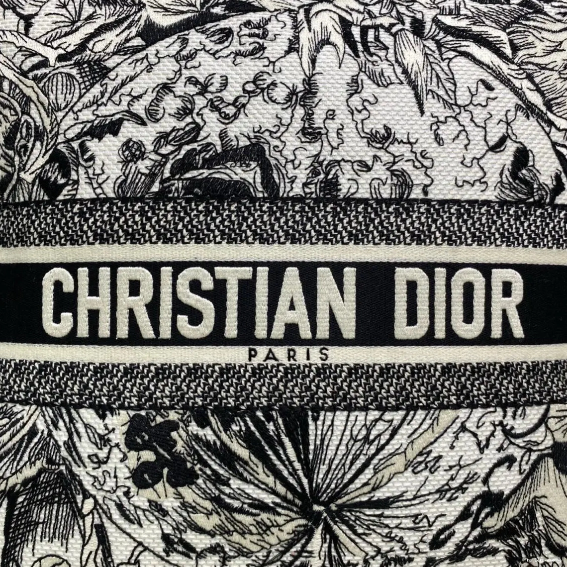MOTIF WORLD PILLOW CHRISTIAN BLACK 0730